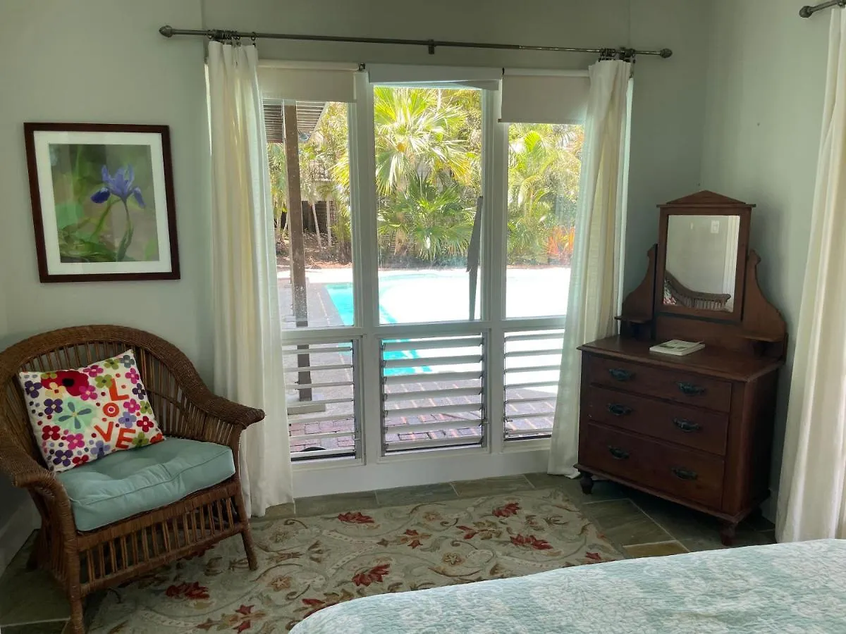 Home With Sweeping Views, Pool & Yard هونولولو