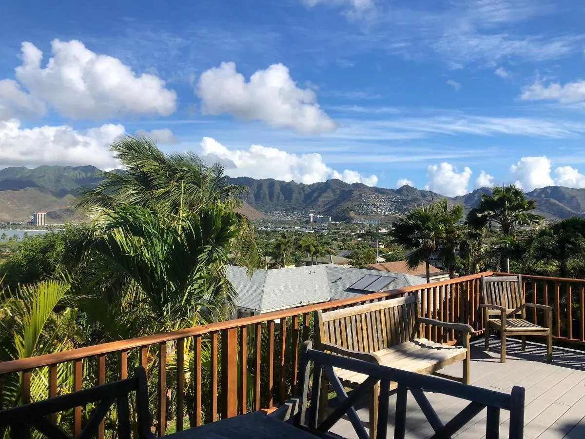 Home With Sweeping Views, Pool & Yard هونولولو بيت للعطل
