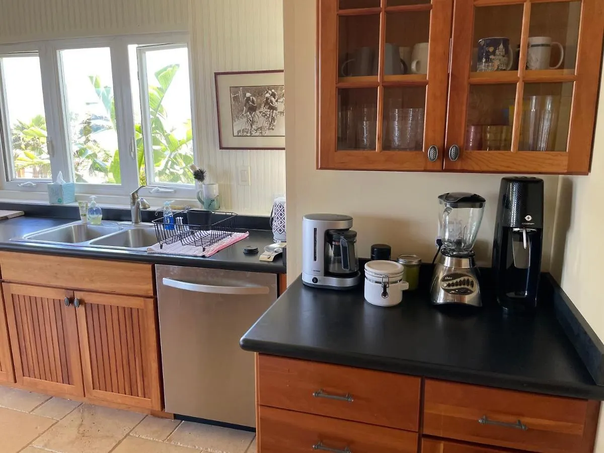 بيت للعطل Home With Sweeping Views, Pool & Yard هونولولو